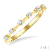 1/5 Ctw Round Cut Diamond Fashion Band in 10K Yellow Gold