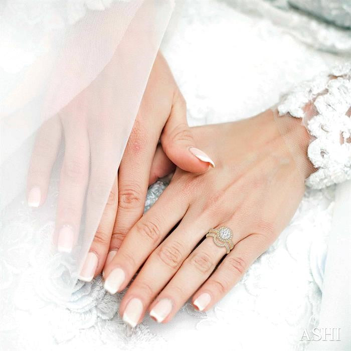 Round Shape Halo Lovebright Diamond Wedding Set