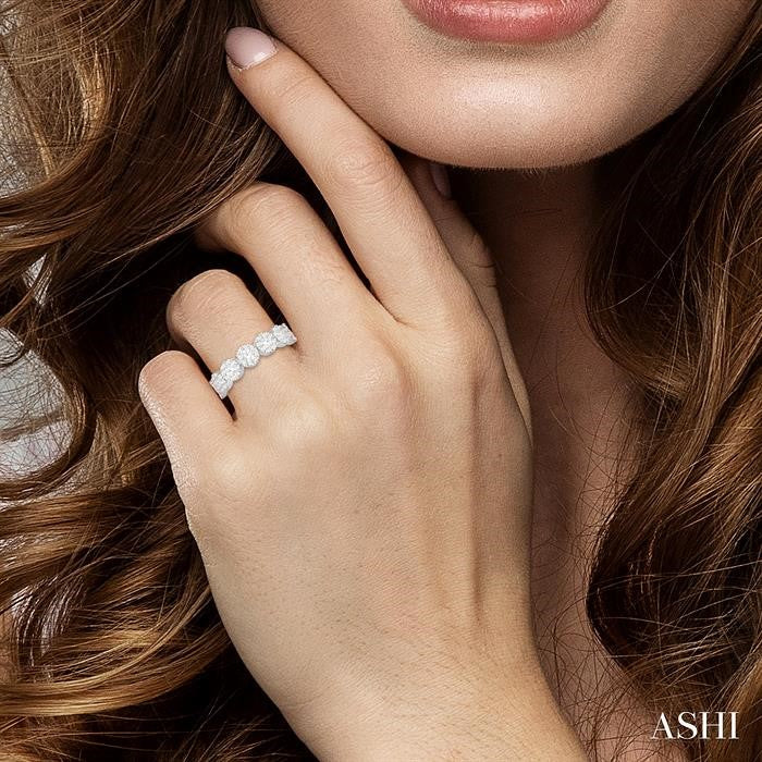 Round Shape 7 Stone Lovebright Essential Diamond Wedding Band