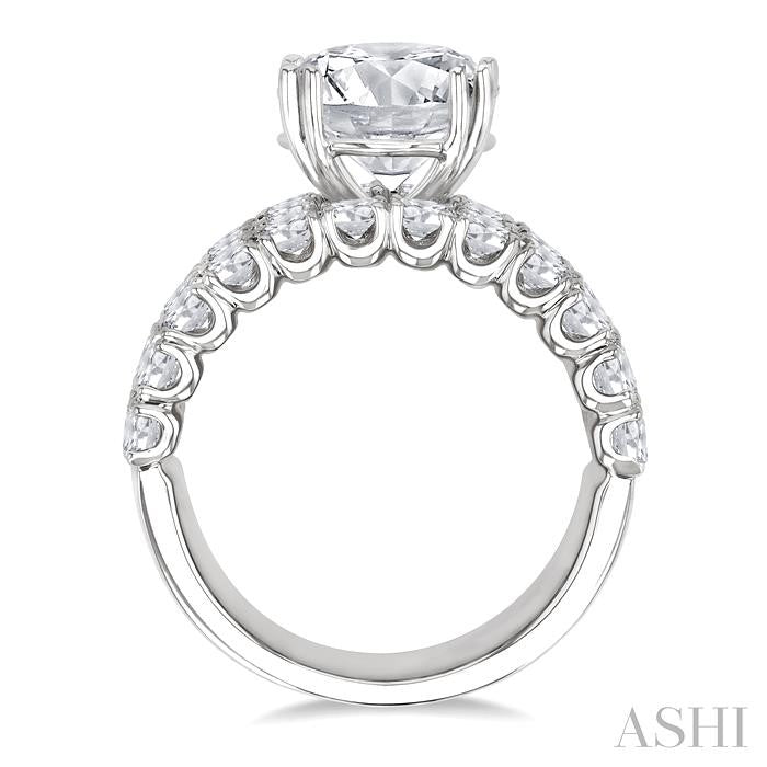 Round Shape Semi-Mount Diamond Engagement Ring