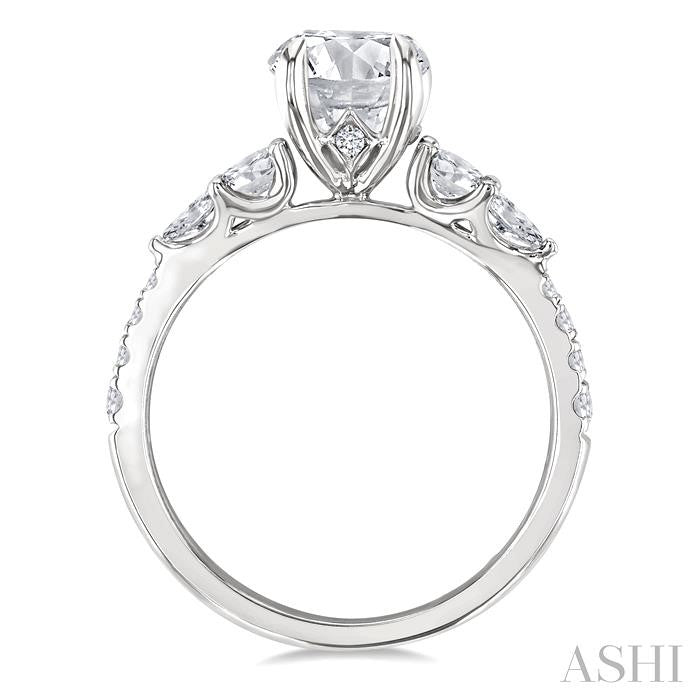 Round Shape Semi-Mount Diamond Engagement Ring
