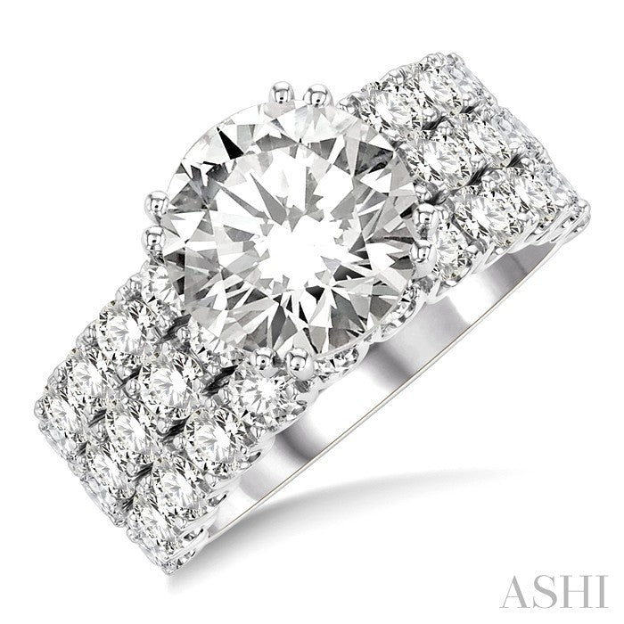 Round Shape Semi-Mount Diamond Engagement Ring