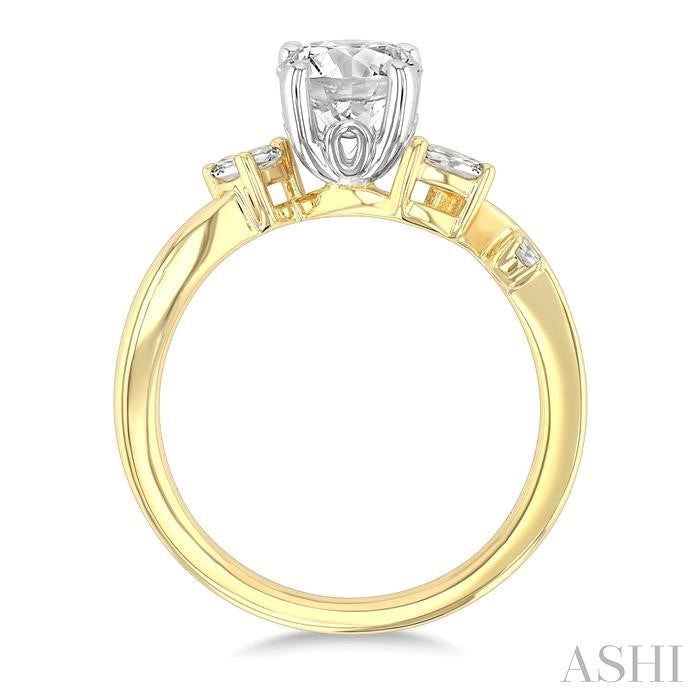 Round Shape Semi-Mount Diamond Engagement Ring