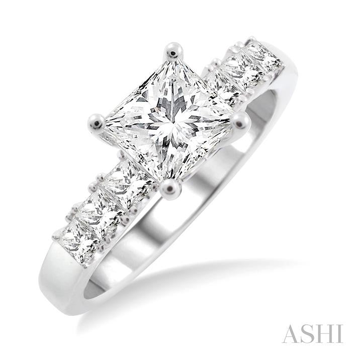 Princess Shape Diamond Engagement Ring