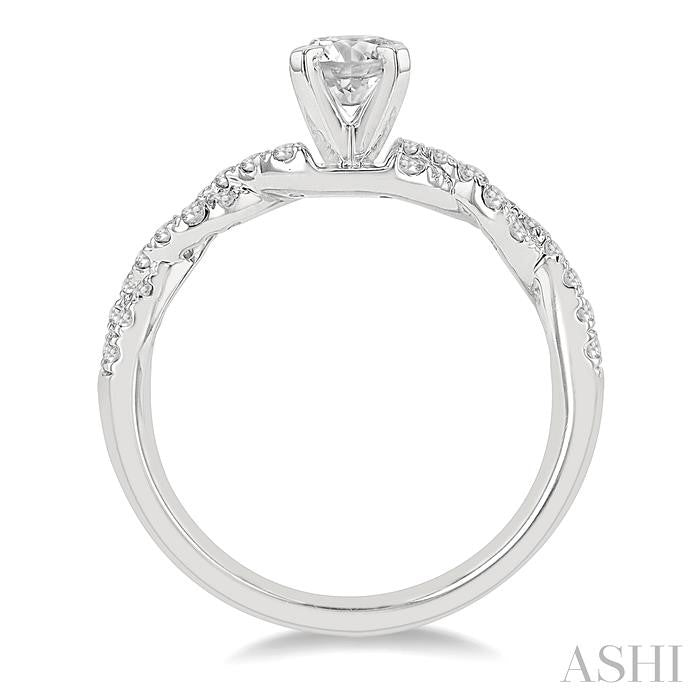Round Shape Diamond Engagement Ring
