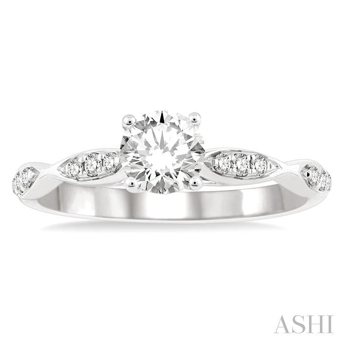 Round Shape Diamond Engagement Ring