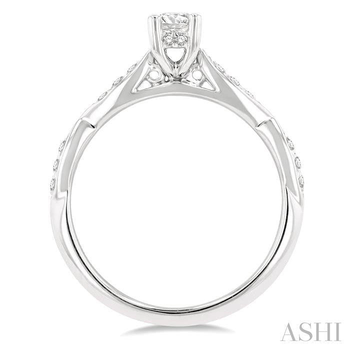 Round Shape Diamond Engagement Ring