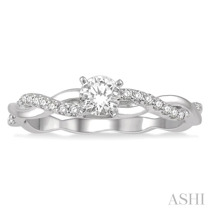 Round Shape Diamond Engagement Ring