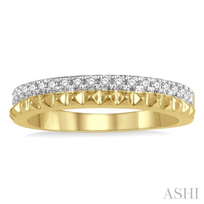 Pyramid Diamond Fashion Band