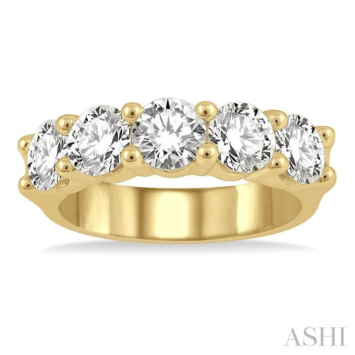 Round Shape 5 Stone Diamond Wedding Band