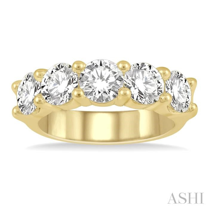 Round Shape 5 Stone Diamond Wedding Band
