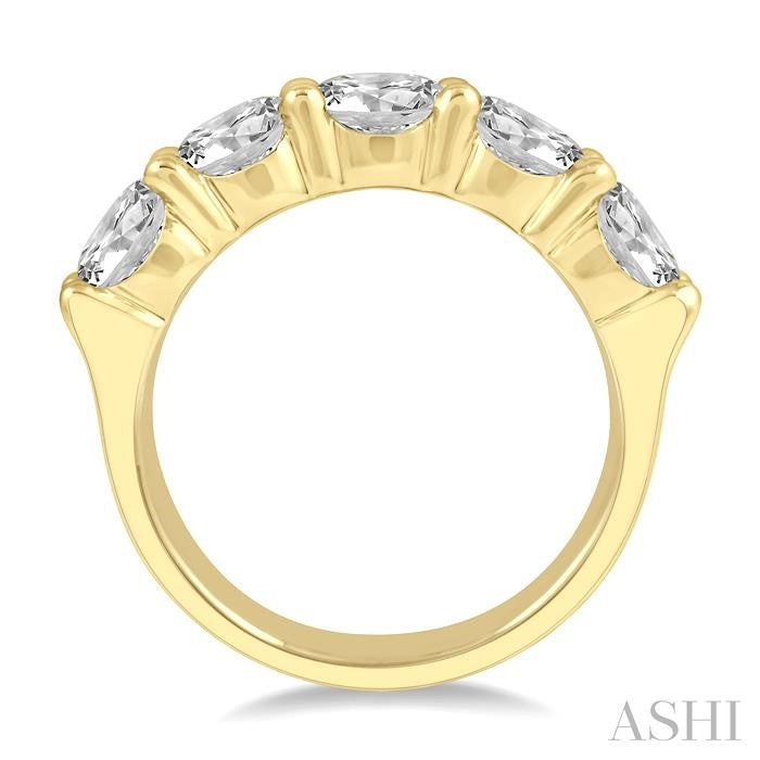 Round Shape 5 Stone Diamond Wedding Band