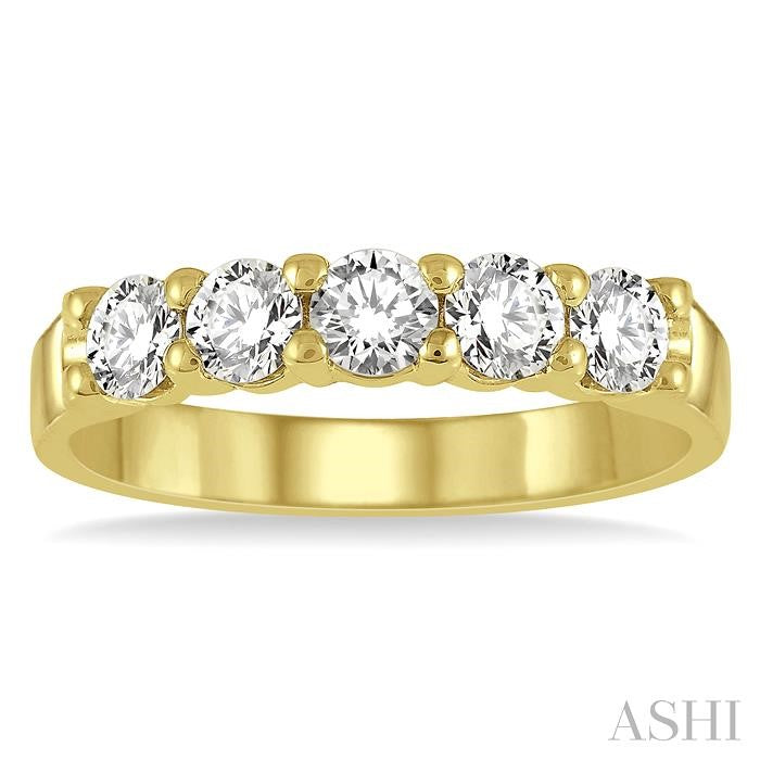 Round Shape 5 Stone Diamond Wedding Band