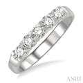 Round Shape 5 Stone Diamond Wedding Band