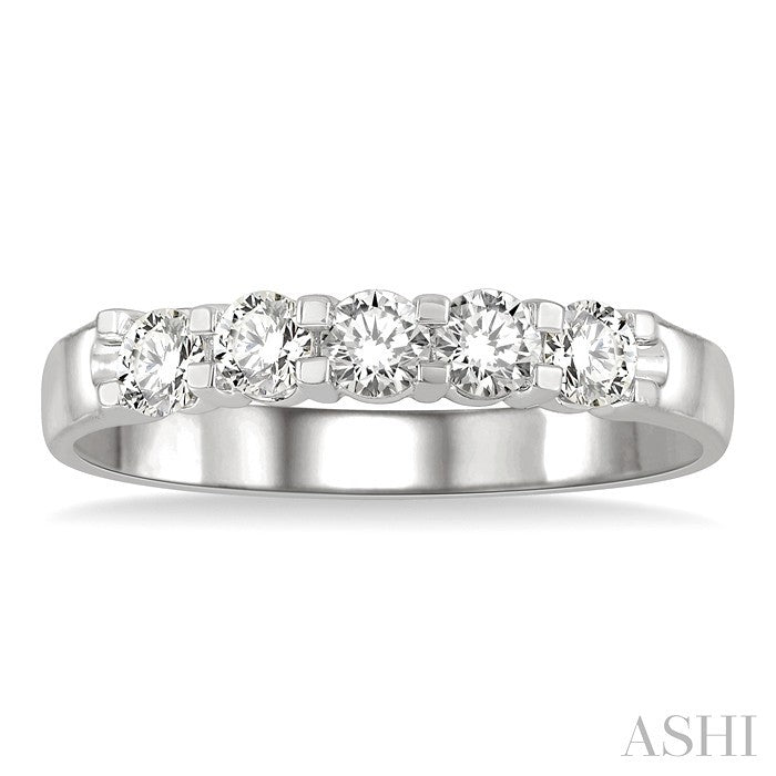 Round Shape 5 Stone Diamond Wedding Band