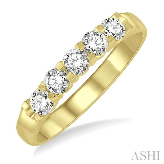 Round Shape 5 Stone Diamond Wedding Band