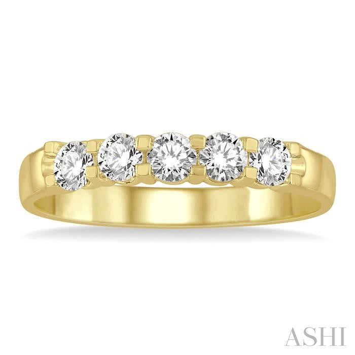 Round Shape 5 Stone Diamond Wedding Band