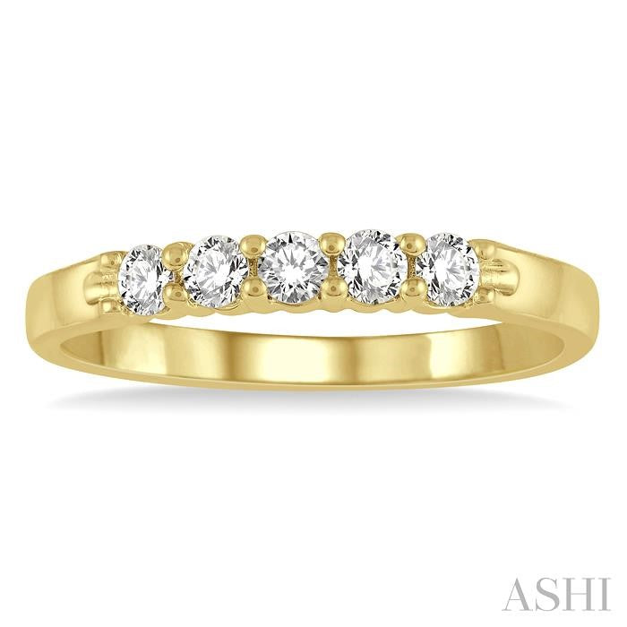 Round Shape 5 Stone Diamond Wedding Band