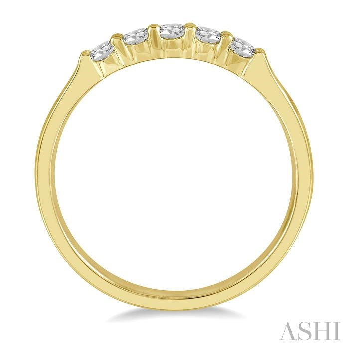 Round Shape 5 Stone Diamond Wedding Band