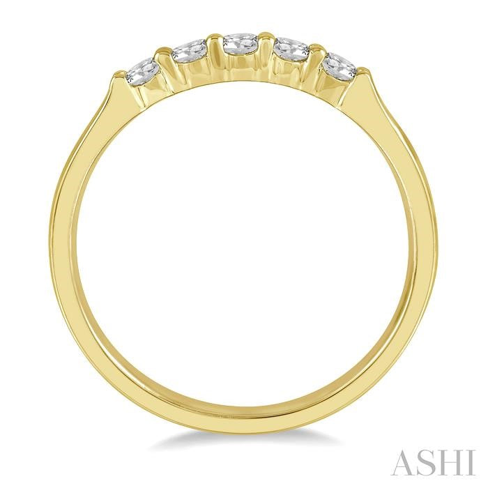 Round Shape 5 Stone Diamond Wedding Band