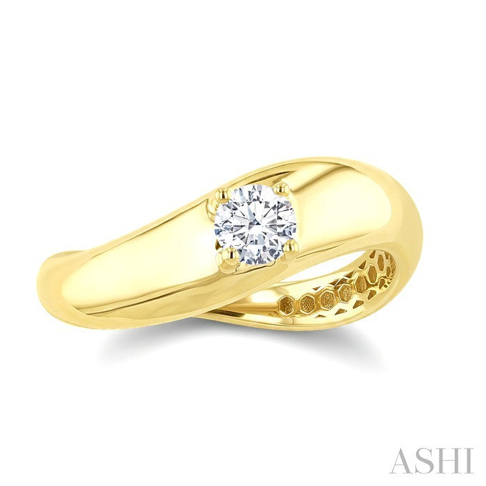 Curved Diamond Fashion Ring
