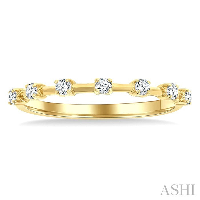 Floating Diamond Fashion Band