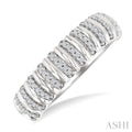Ribbed Diamond Fashion Ring