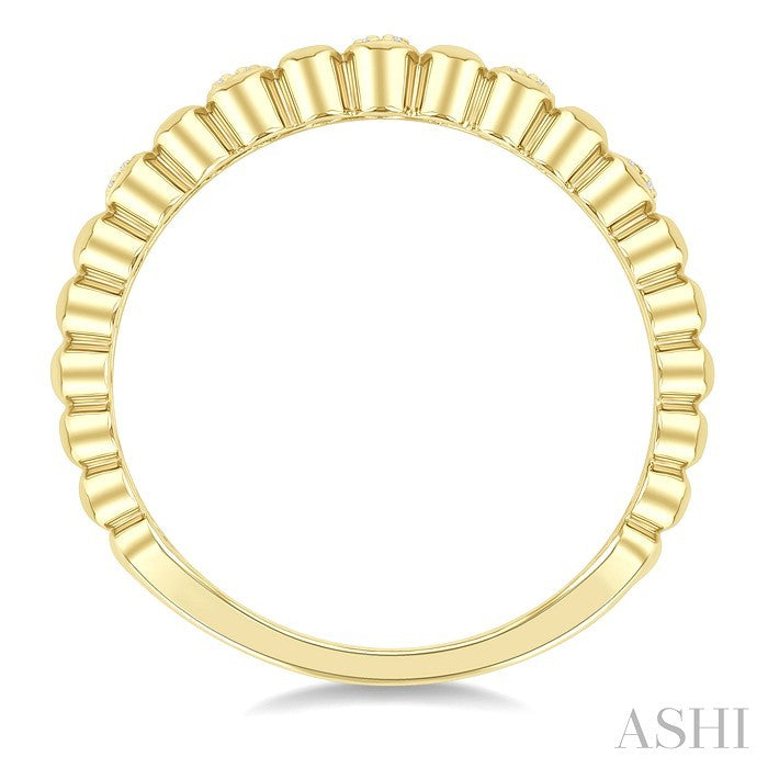 Ribbed Diamond Fashion Band