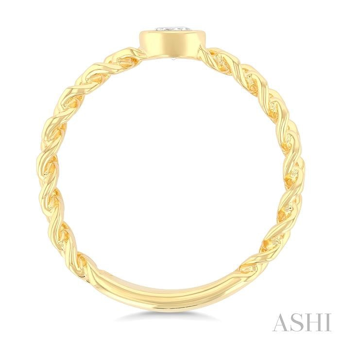 Round Shape Bezel Curb Diamond Fashion Ring