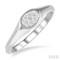 Oval Shape East-West Lovebright Essential Diamond Signet Ring