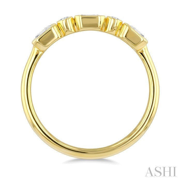 Emerald & Round Cut Bezel Diamond Fashion Band