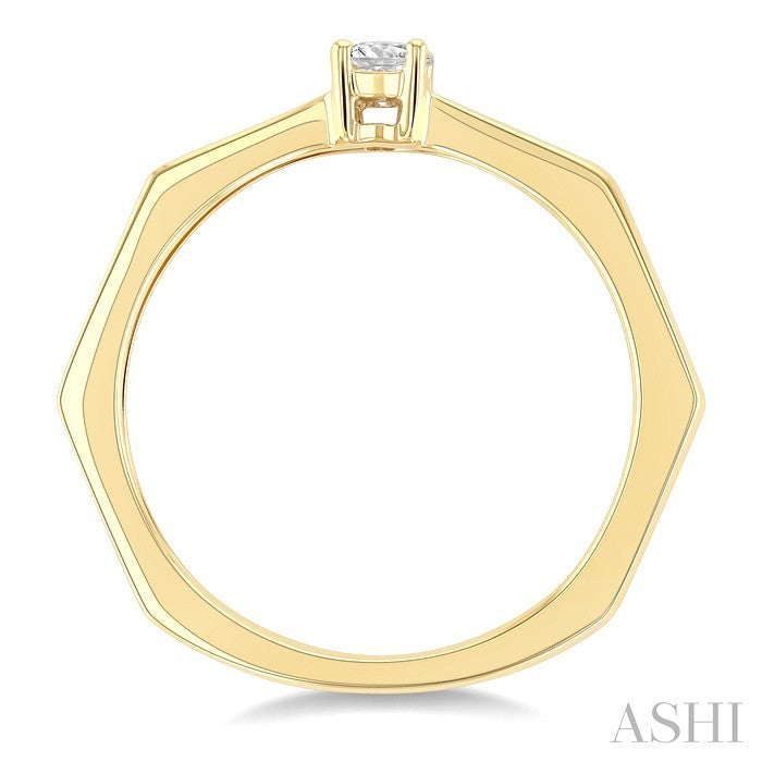 Hexashank Oval Shape Diamond Fashion Ring