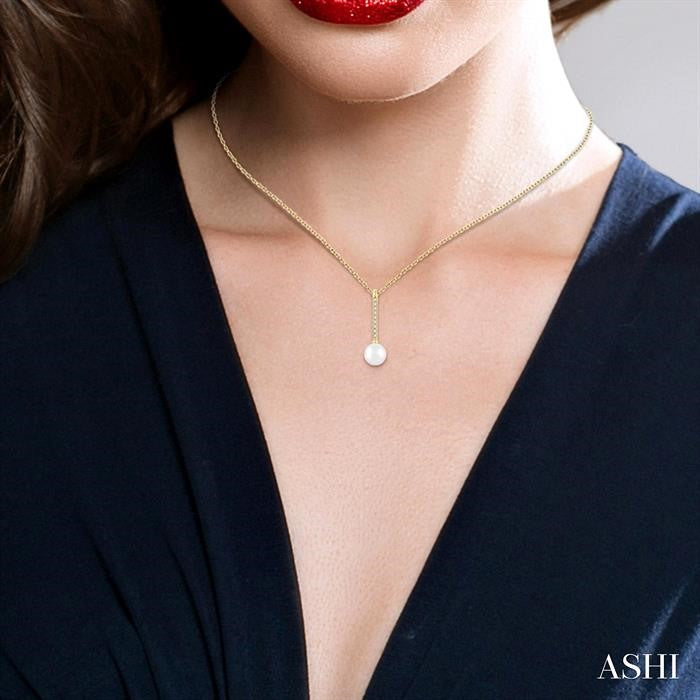 Pearl & Petite Diamond Fashion Pendant