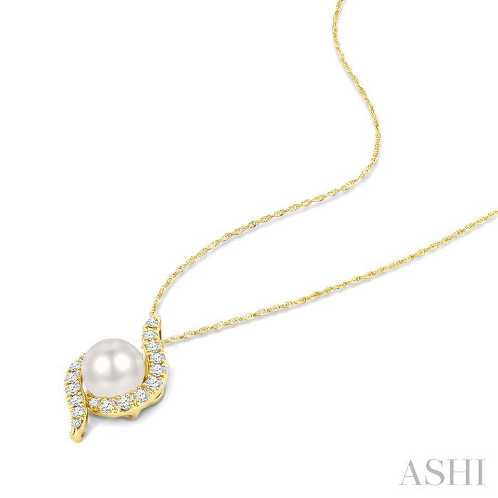 Pearl & Diamond Fashion Pendant