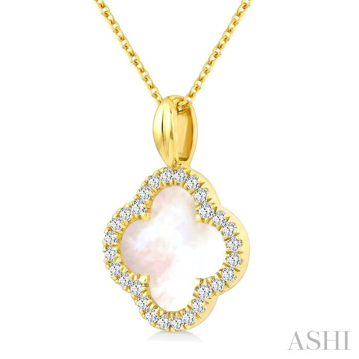 Clover Petite Mother Of Pearl & Halo Diamond Pendant