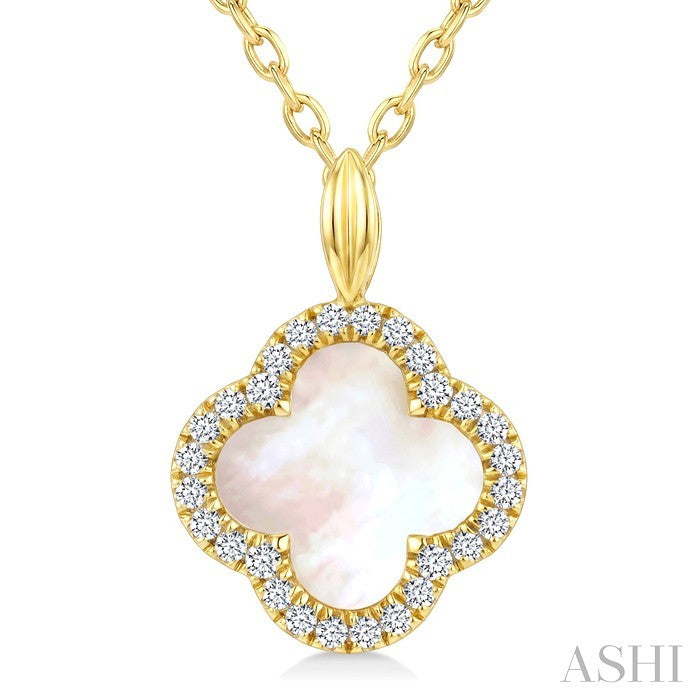 Clover Petite Mother Of Pearl & Halo Diamond Pendant
