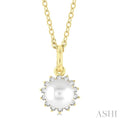 Pearl & Petite Halo Diamond Fashion Pendant