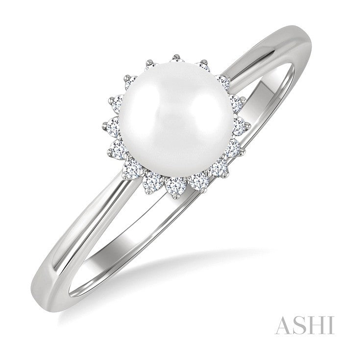 Pearl & Petite Halo Diamond Fashion Ring