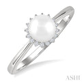 Pearl & Petite Halo Diamond Fashion Ring
