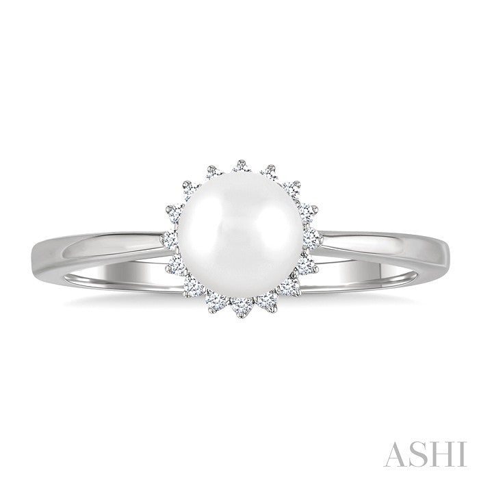 Pearl & Petite Halo Diamond Fashion Ring