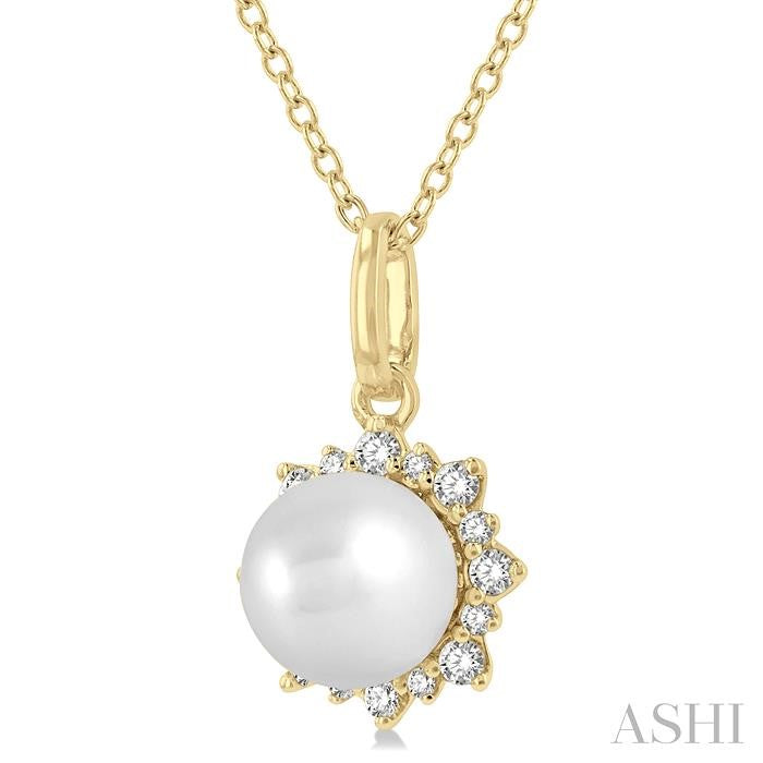Pearl & Petite Halo Diamond Fashion Pendant