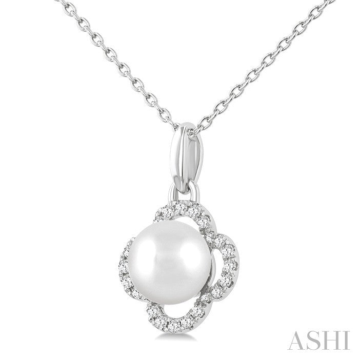 Clover Pearl & Petite Diamond Pendant