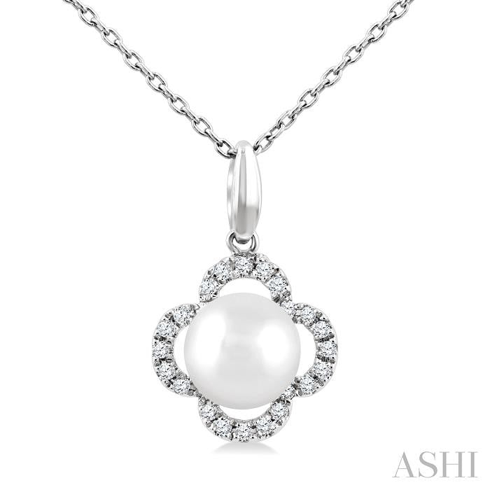 Clover Pearl & Petite Diamond Pendant