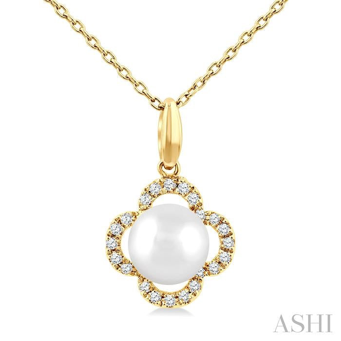 Clover Pearl & Petite Diamond Pendant