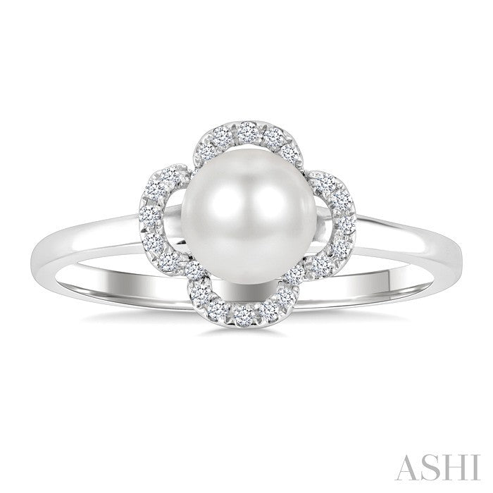 Clover Pearl & Petite Diamond Ring