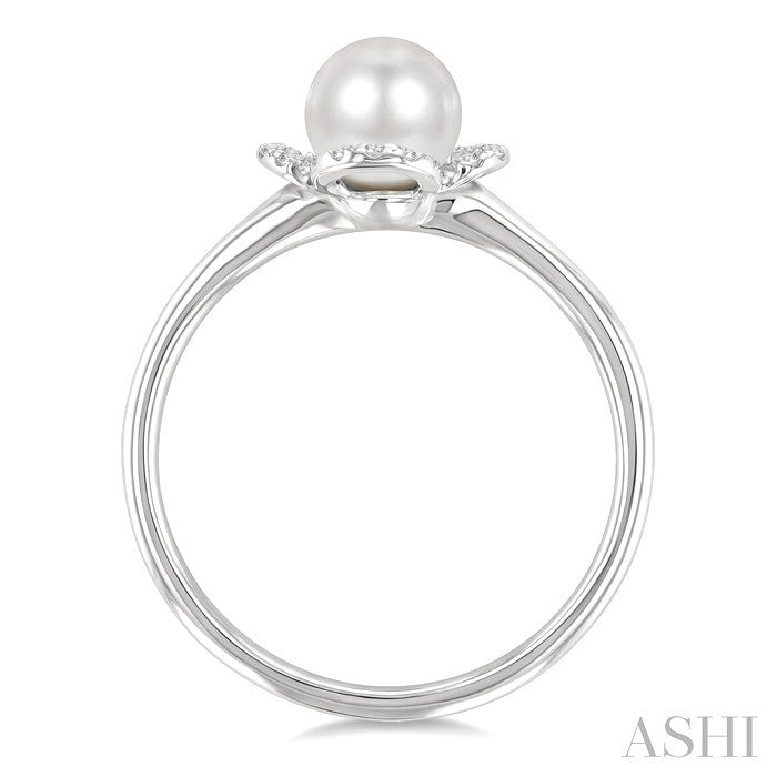 Clover Pearl & Petite Diamond Ring