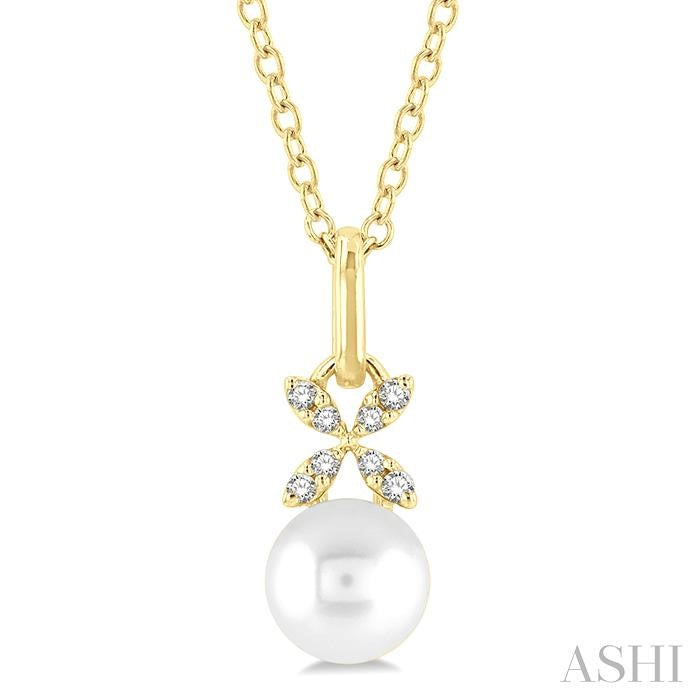 Pearl & Petite Diamond Fashion Pendant