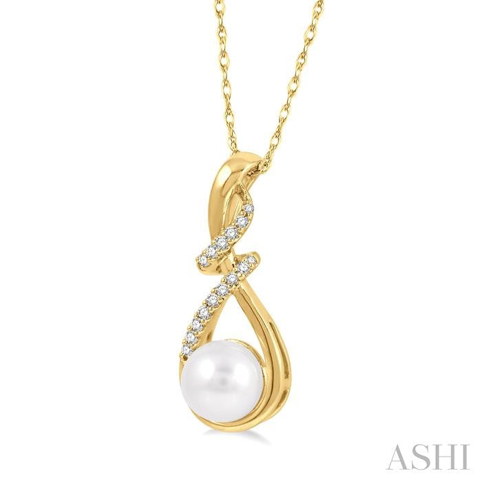 Pearl & Diamond Fashion Pendant