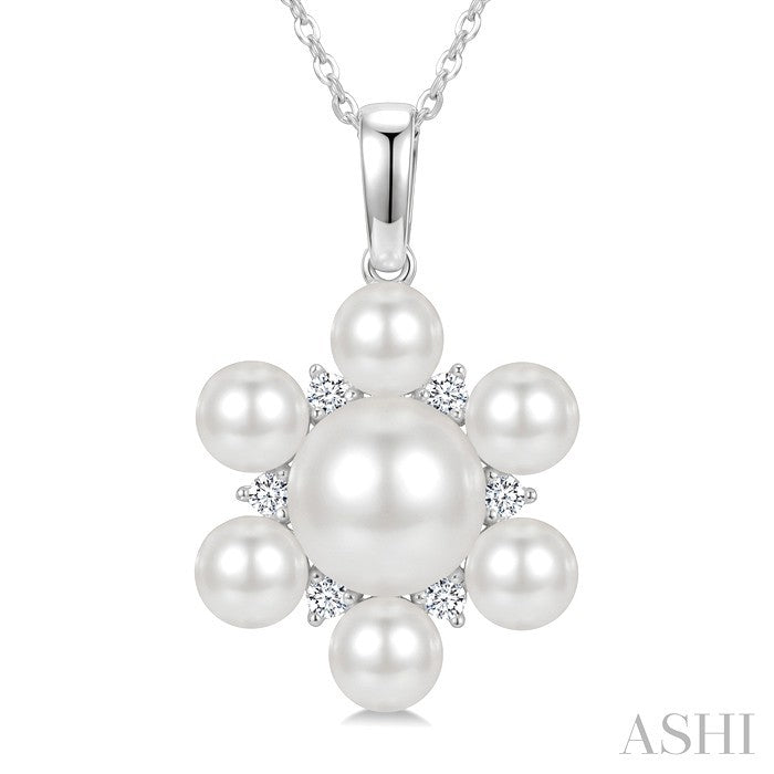 Floral Pearl & Diamond Fashion Pendant