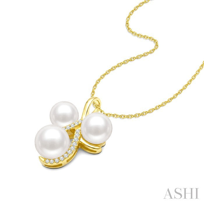 3 Stone Pearl & Diamond Fashion Pendant